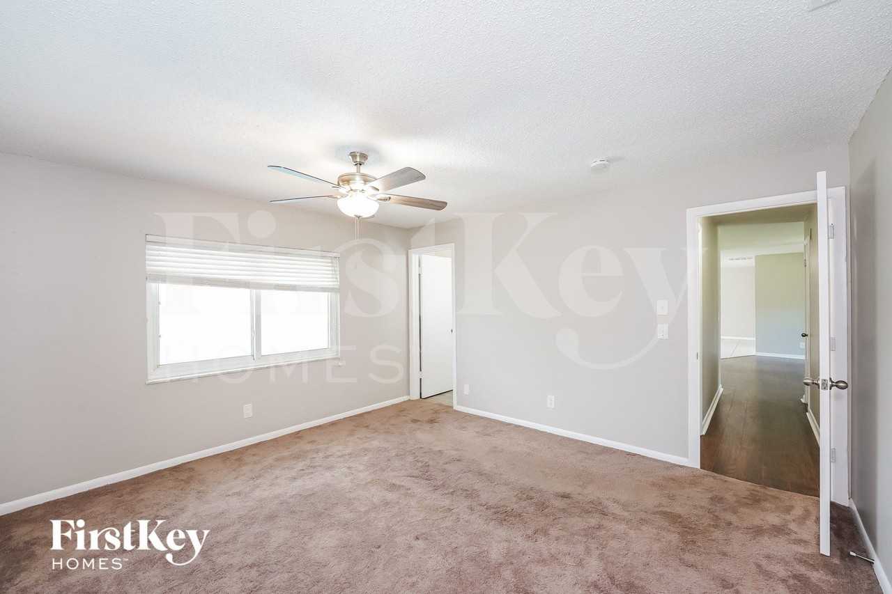 1304 Wilmette Street - Photo 7 of 15