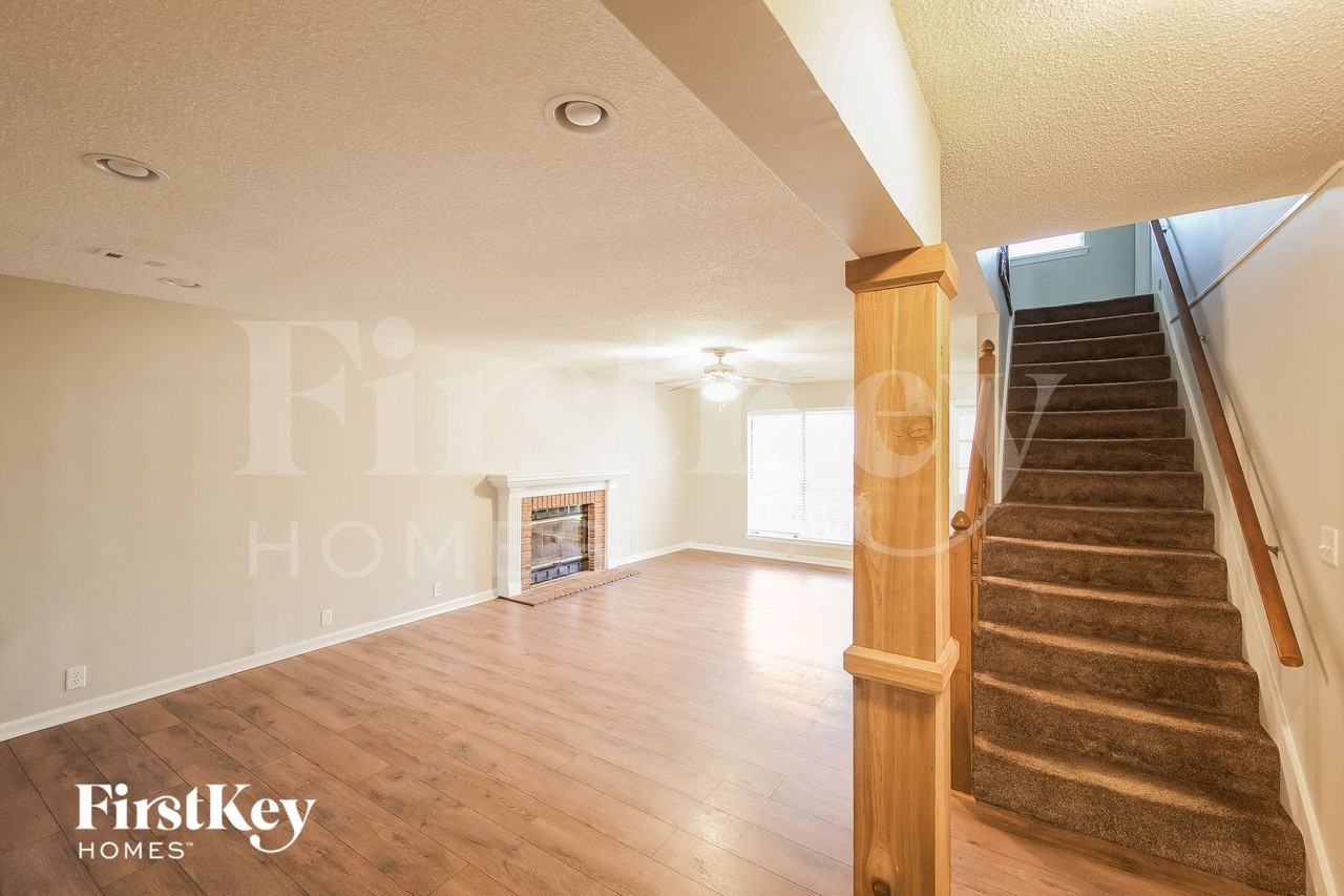 4602 Hollow Lane - Photo 3 of 15