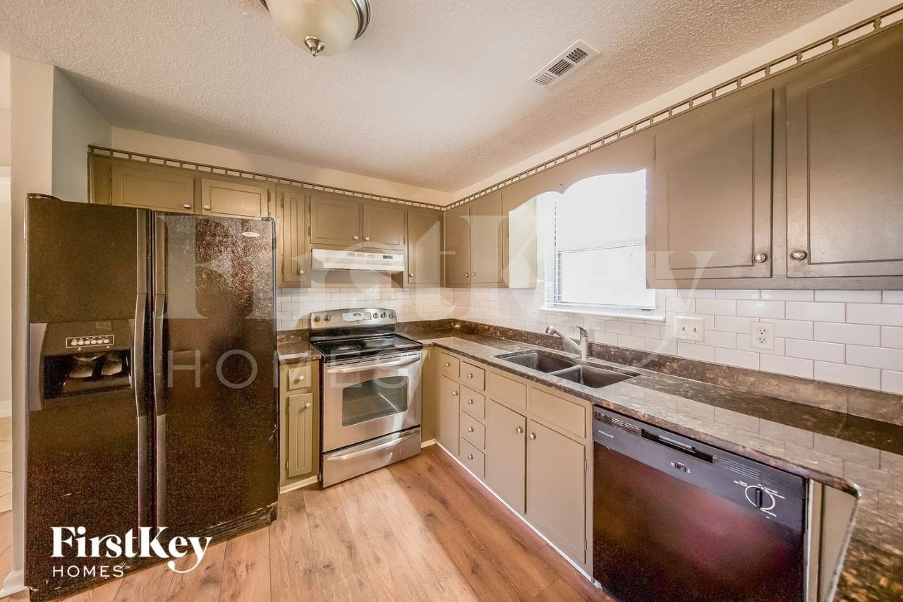 4602 Hollow Lane - Photo 6 of 15