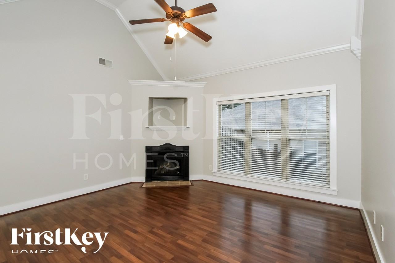 180 Rossburg Dr - Photo 2 of 11