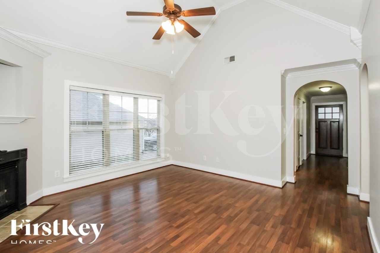 180 Rossburg Dr - Photo 3 of 11