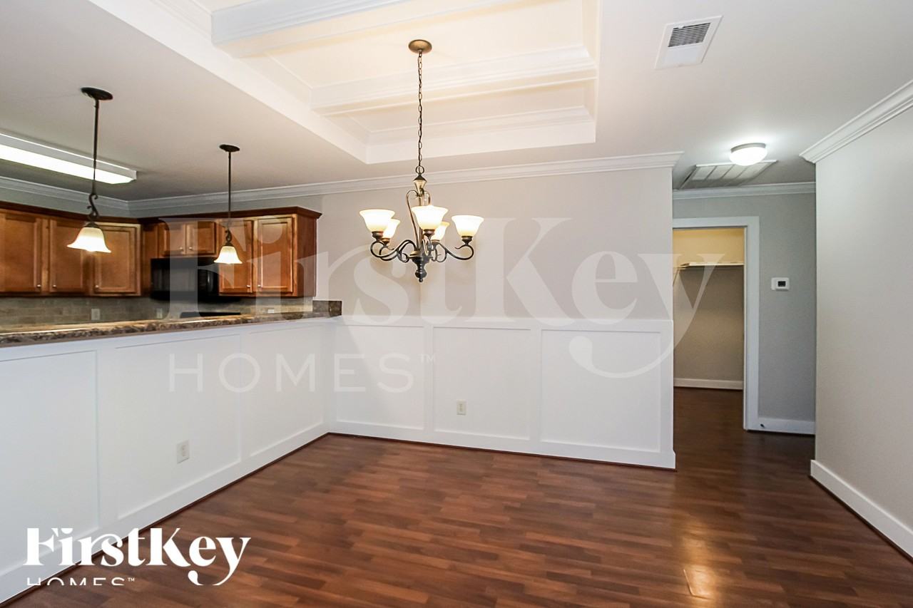 180 Rossburg Dr - Photo 4 of 11