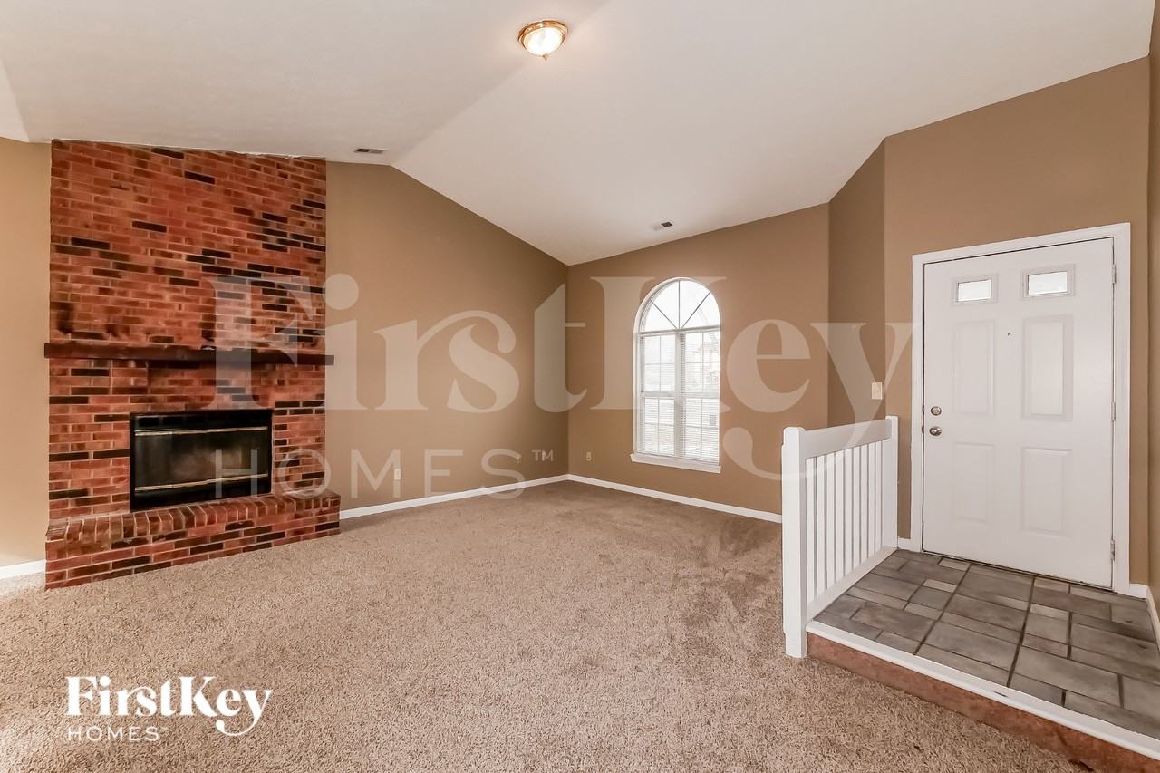 10127 Park Ridge Drive - Photo 3 of 19