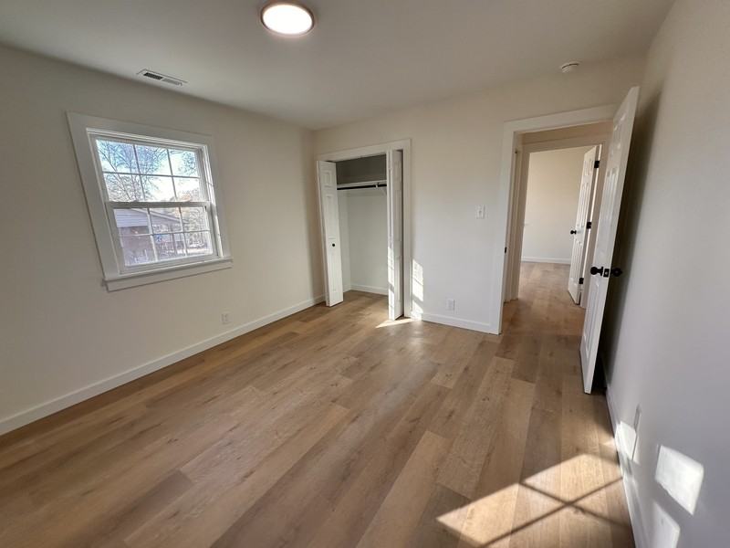 6037 Dahlgren Avenue - Photo 7 of 10