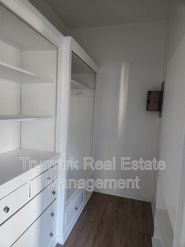 325 West Lomita Avenue #5 - Photo 3 of 6