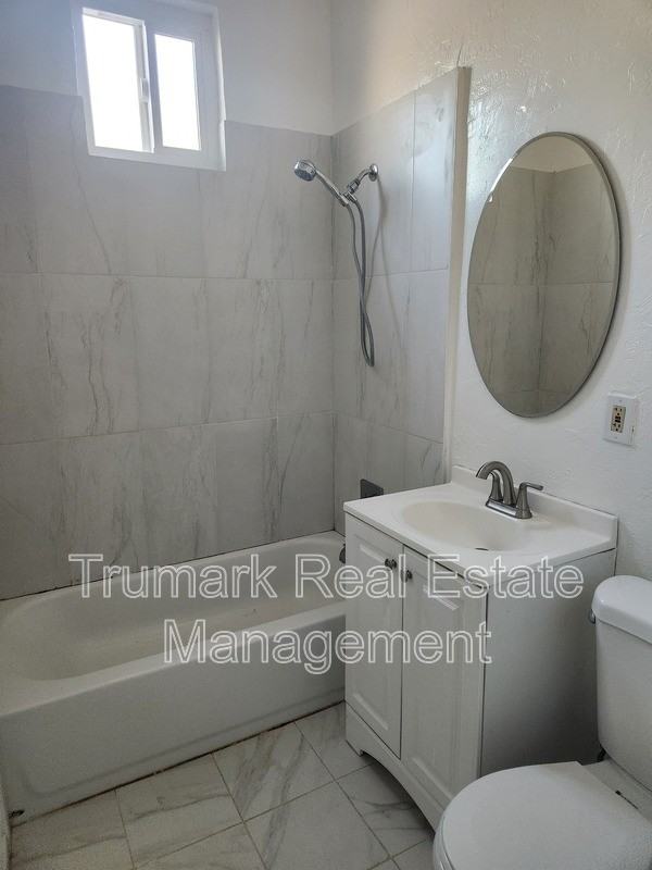 325 West Lomita Avenue #5 - Photo 4 of 6