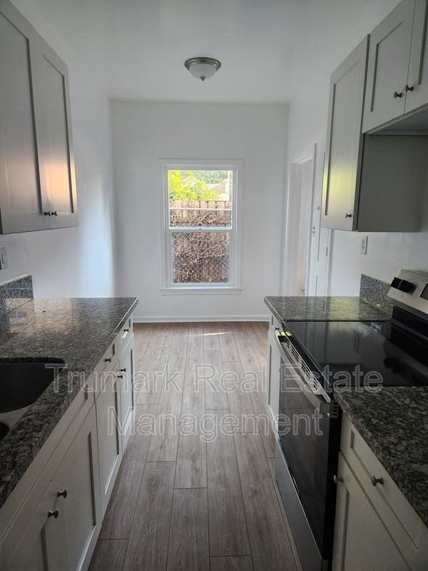 325 West Lomita Avenue #5 - Photo 6 of 6