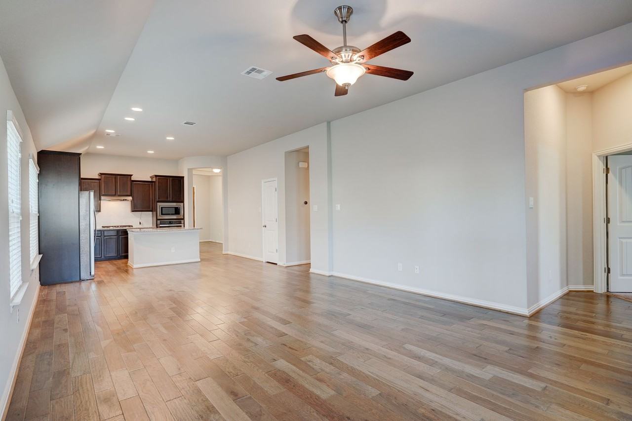 22029 Abigail Way - Photo 6 of 40