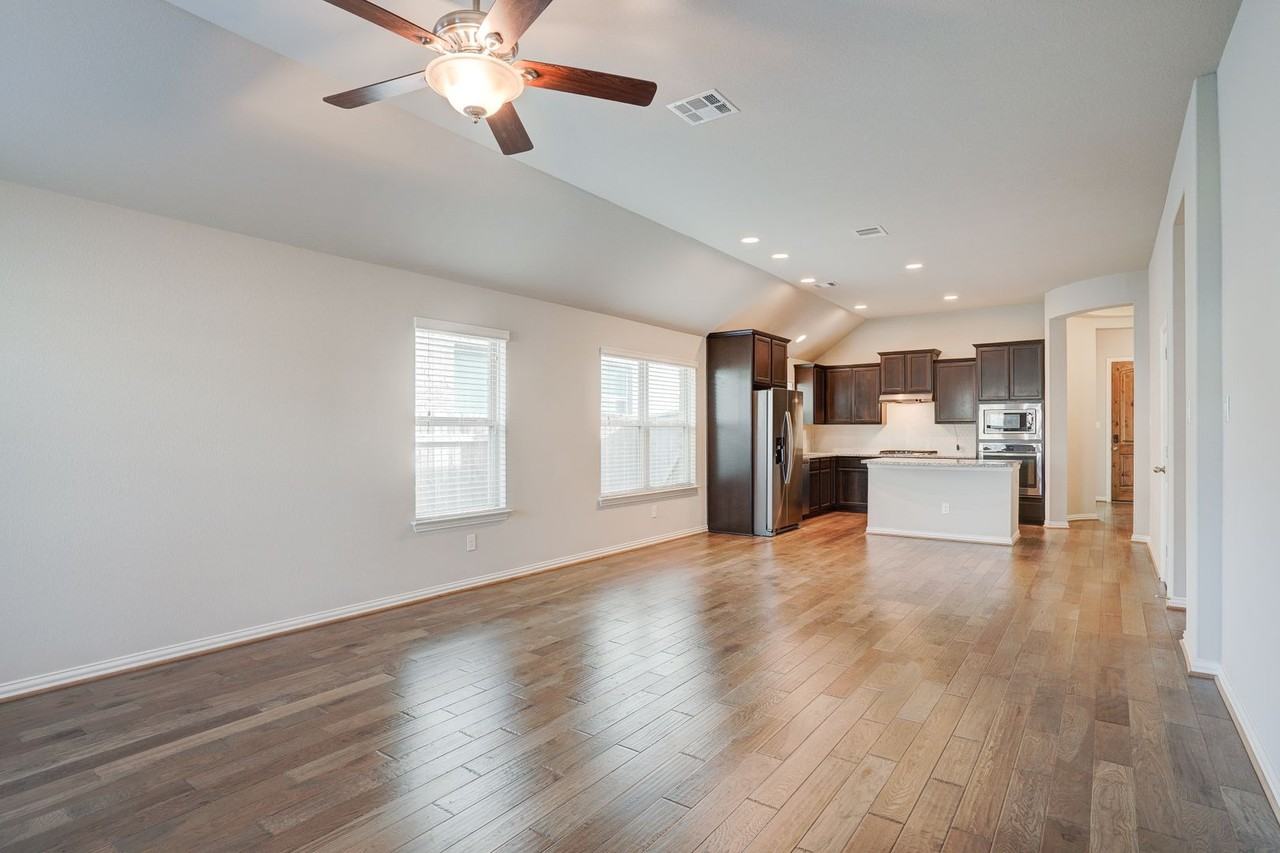 22029 Abigail Way - Photo 7 of 40