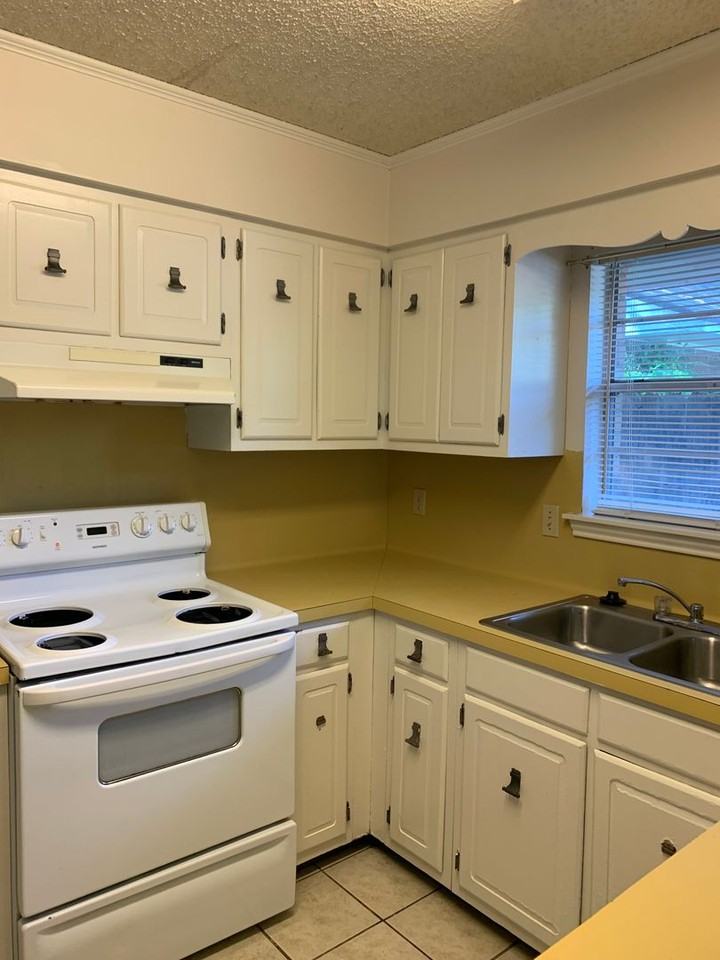 1625 Southland Court - Photo 5 of 7