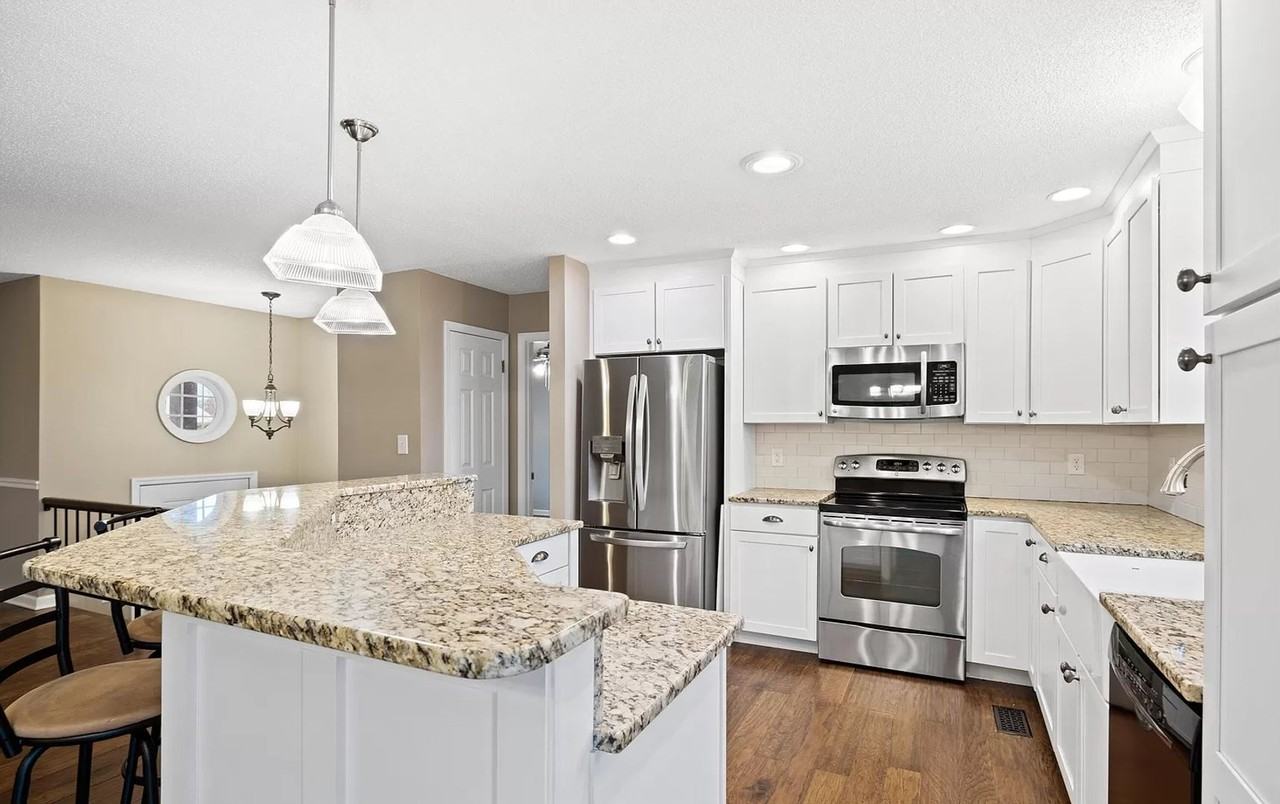 4125 Franklin Hill Boulevard - Photo 2 of 23