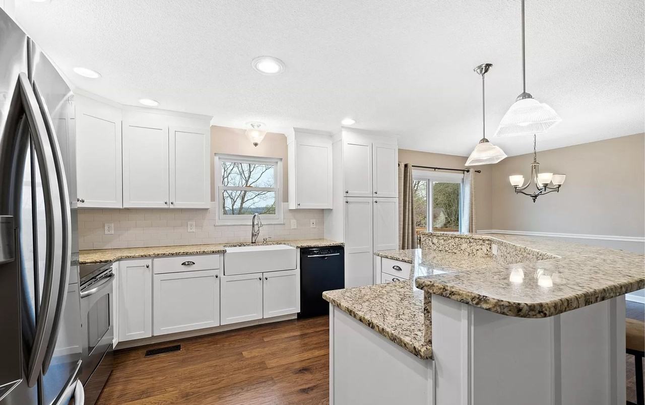 4125 Franklin Hill Boulevard - Photo 3 of 23