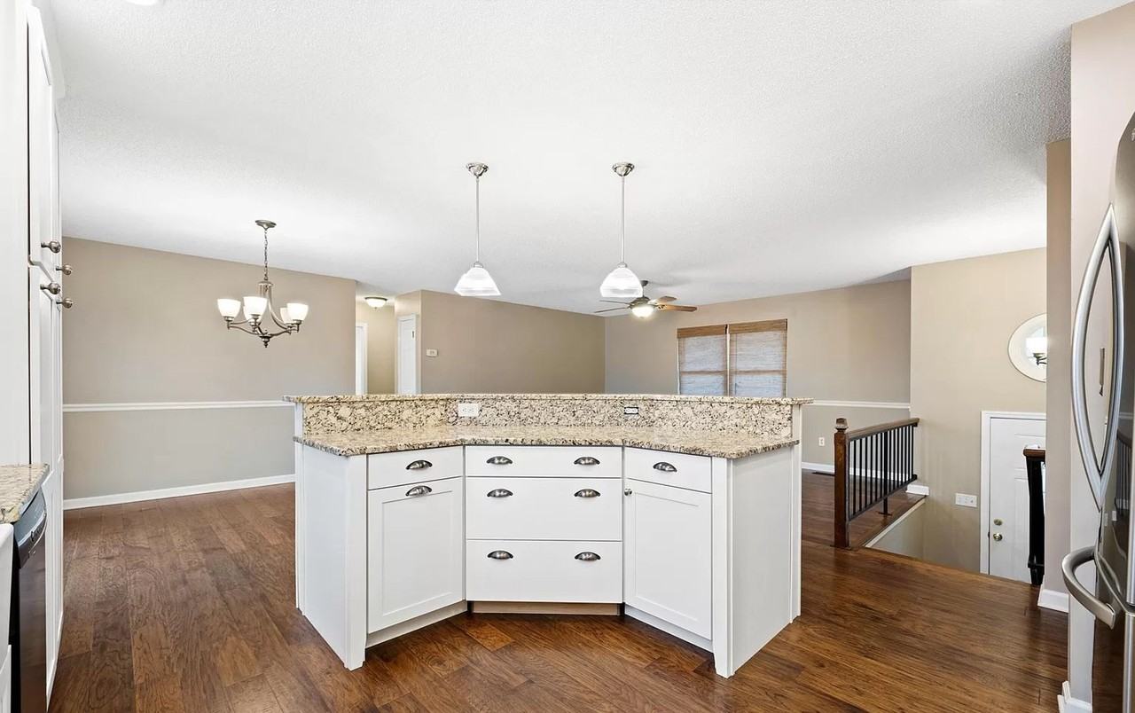 4125 Franklin Hill Boulevard - Photo 5 of 23