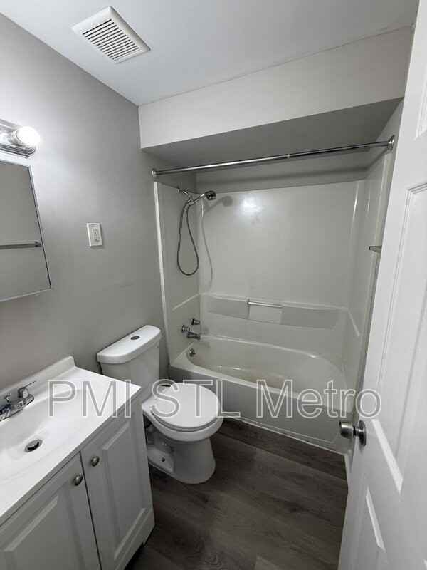 334 Suburban Avenue - Photo 4 of 8