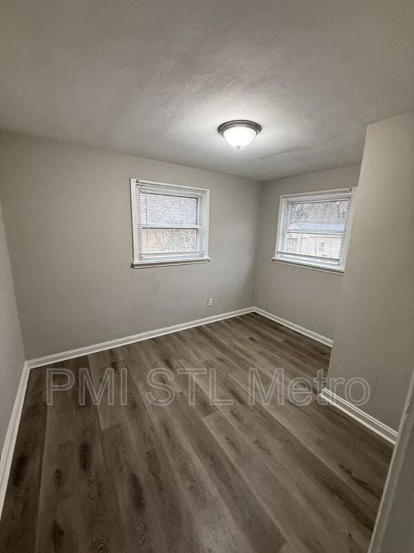 334 Suburban Avenue - Photo 5 of 8