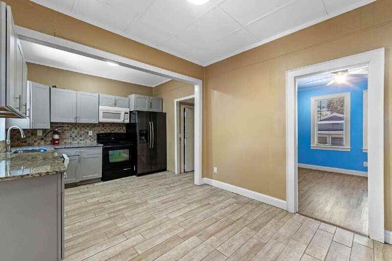 166 Kingston Ave - Photo 5 of 17