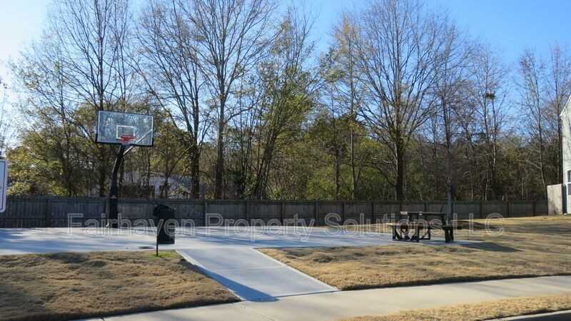 1026 Paddington Dr - Photo 5 of 39