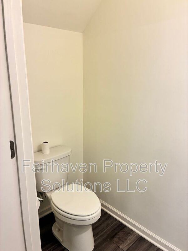 1026 Paddington Dr - Photo 7 of 39