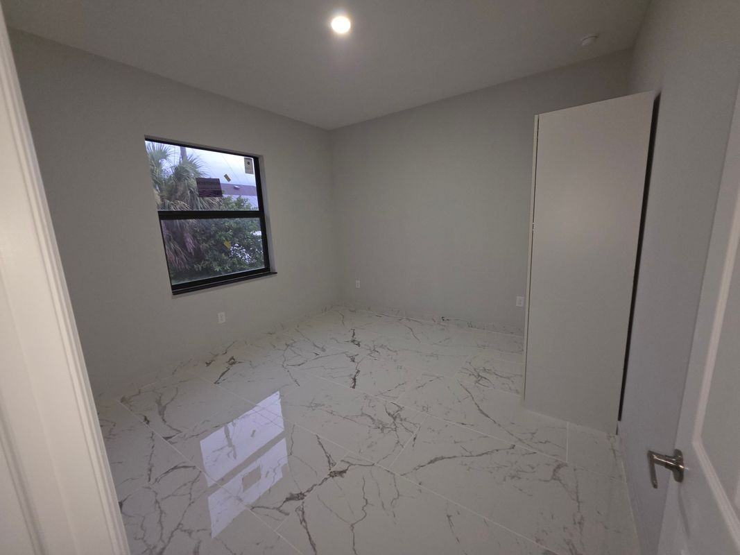 1035 Kismet Parkway West - Photo 2 of 5