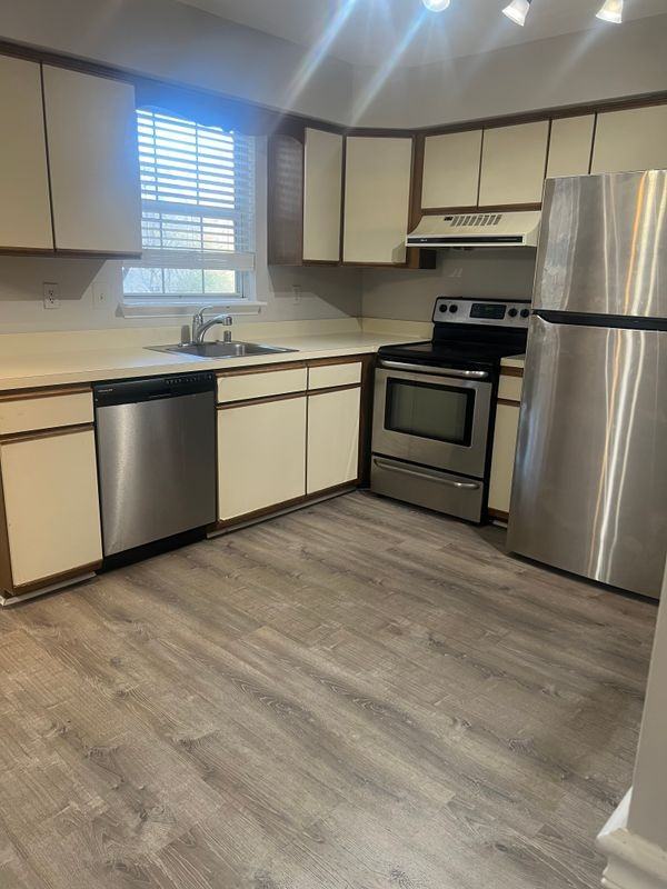 210 High Timber Court - Photo 5 of 7