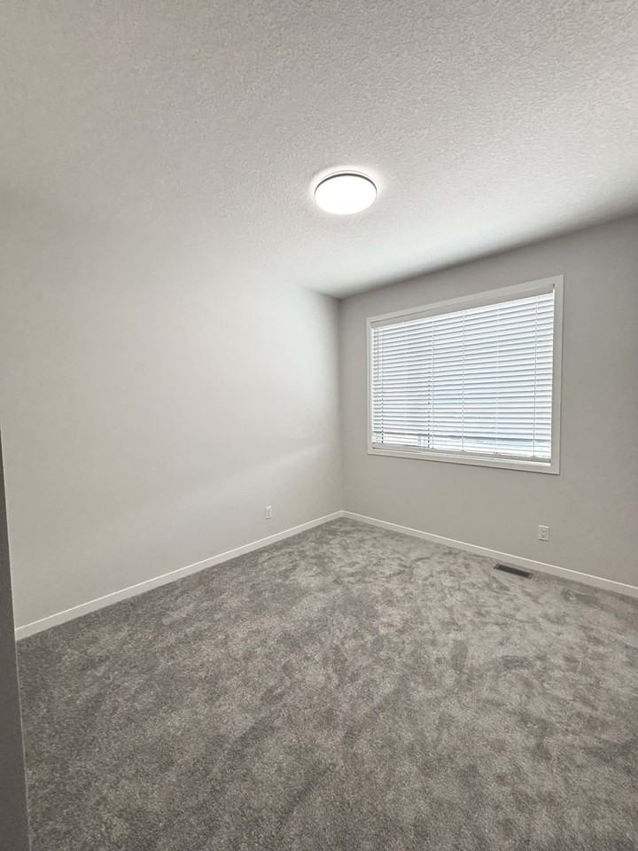 Lucas Place Northwest - Photo 5 of 13