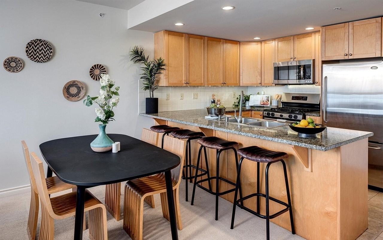 1420 Terry Avenue #904 - Photo 6 of 9