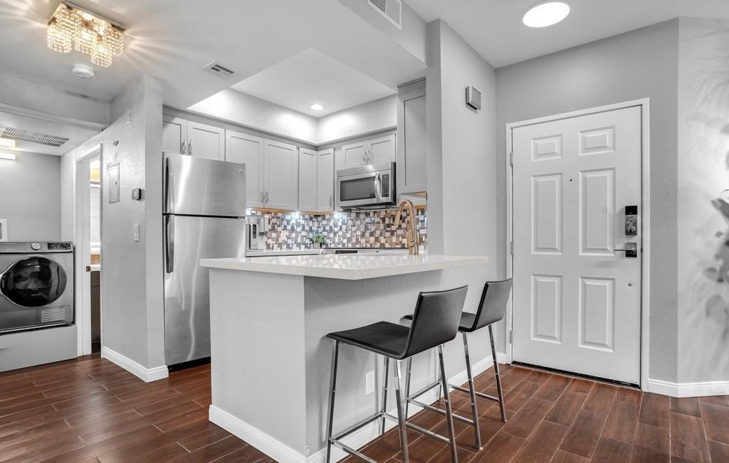 6323 Reseda Blvd #39 - Photo 4 of 10