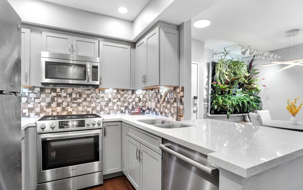 6323 Reseda Blvd #39 - Photo 5 of 10