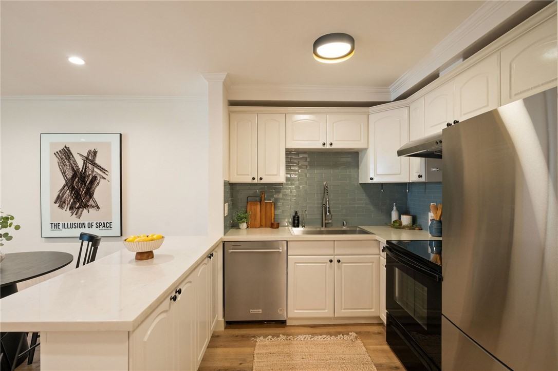 625 North Flores Street #107 - Photo 5 of 11