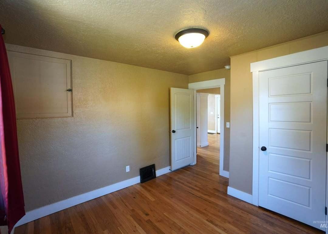 1202 West Hale Street - Photo 3 of 22