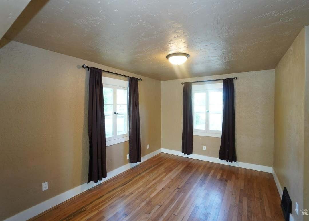 1202 West Hale Street - Photo 4 of 22