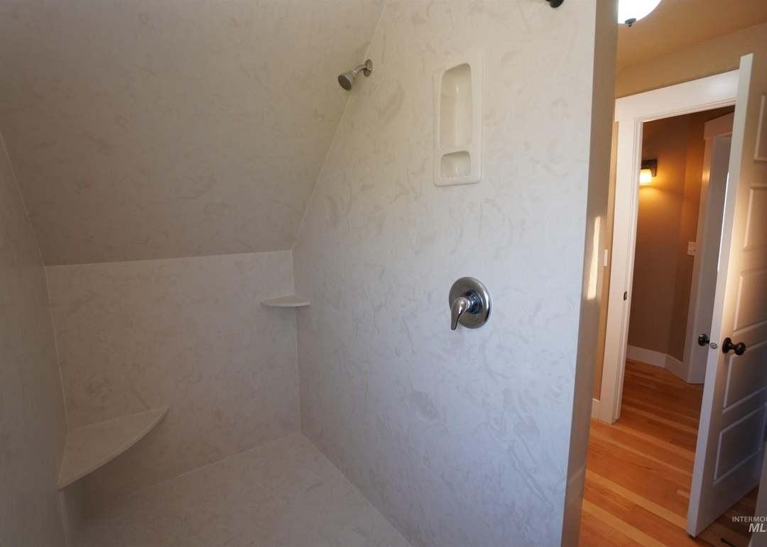 1202 West Hale Street - Photo 5 of 22