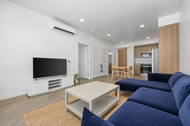 918 20th Street - Photo 4 of 19