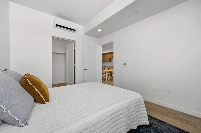 918 20th Street - Photo 7 of 19