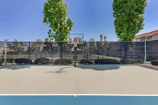 10558 Mountain View Avenue - Photo 3 of 26