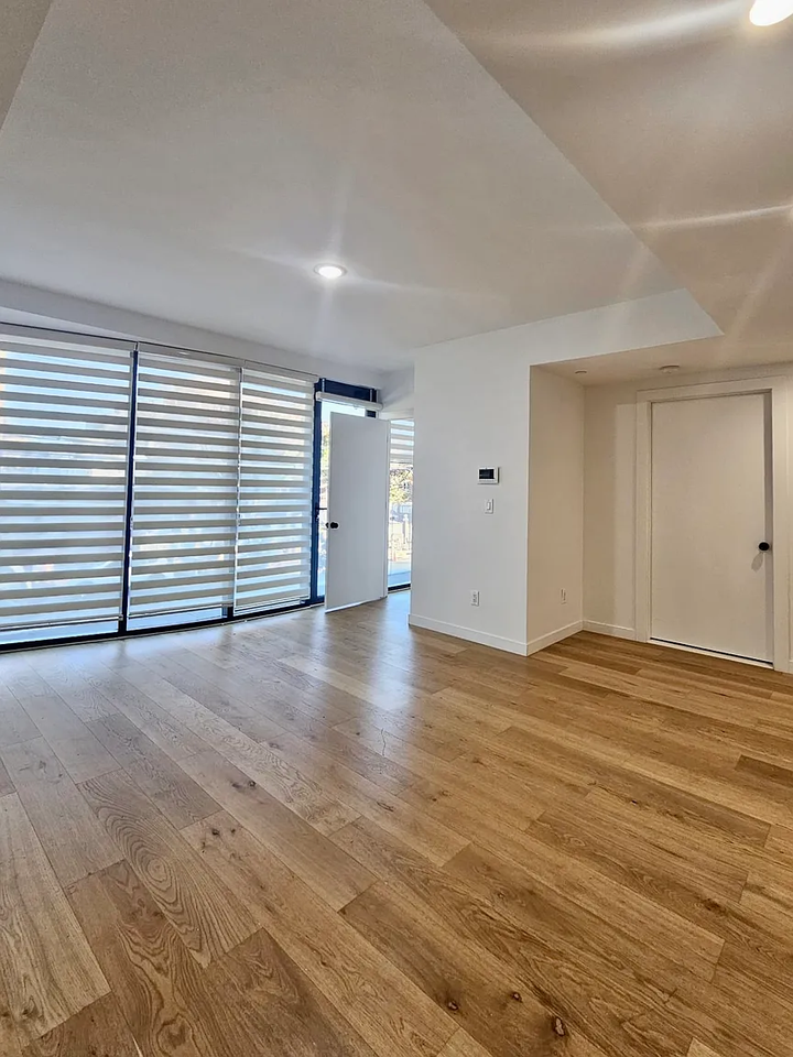 3018 14Th St - Photo 3 of 7