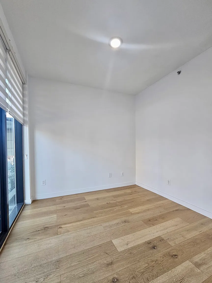 3018 14Th St - Photo 5 of 7