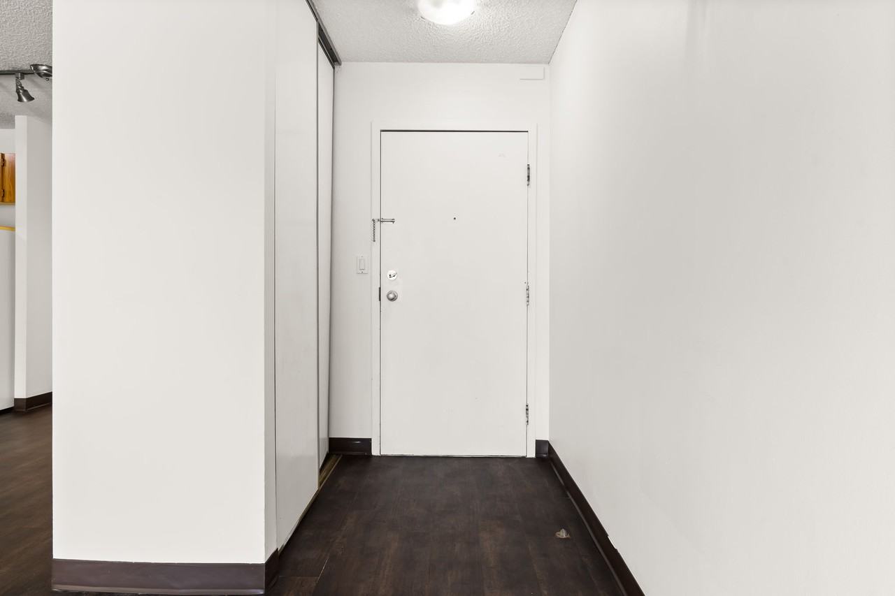 20 Kleisinger Crescent #105 - Photo 2 of 24