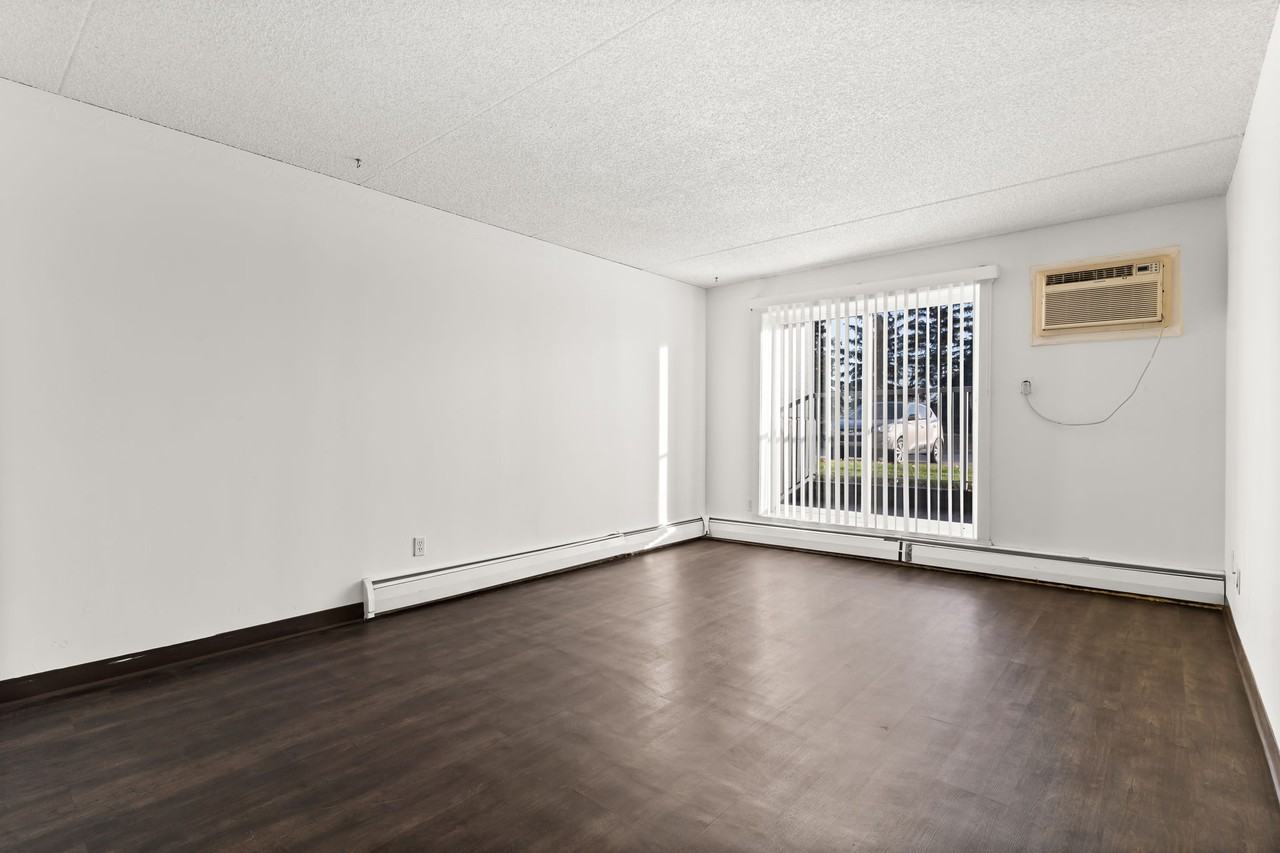 20 Kleisinger Crescent #105 - Photo 3 of 24