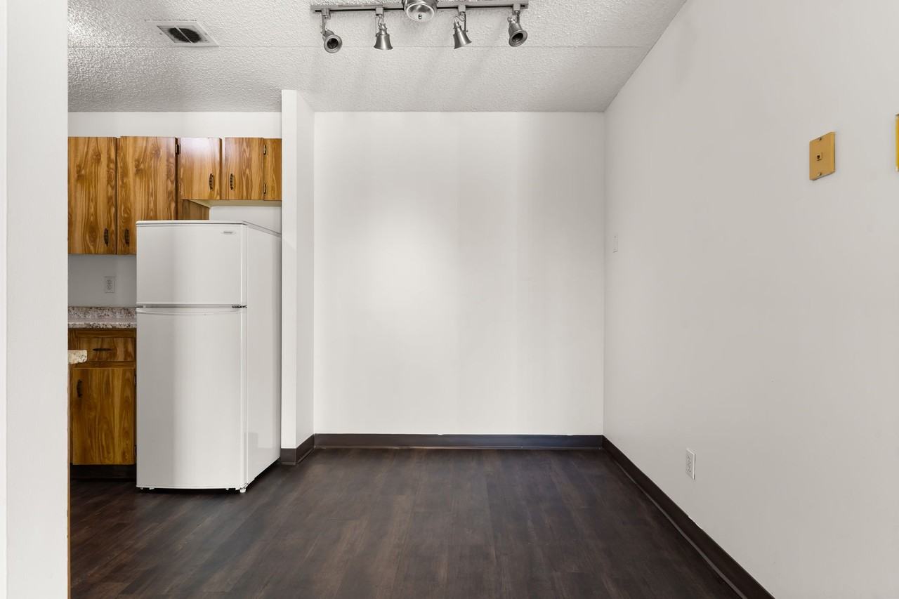 20 Kleisinger Crescent #105 - Photo 5 of 24