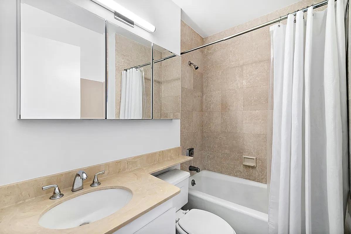 330 E 75Th St - Photo 4 of 6