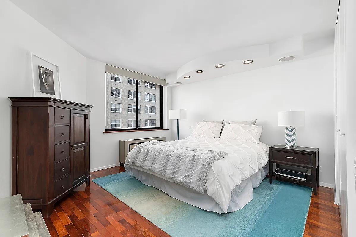 330 E 75Th St - Photo 6 of 6