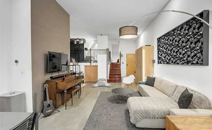 1100 E 3Rd St - Photo 3 of 13