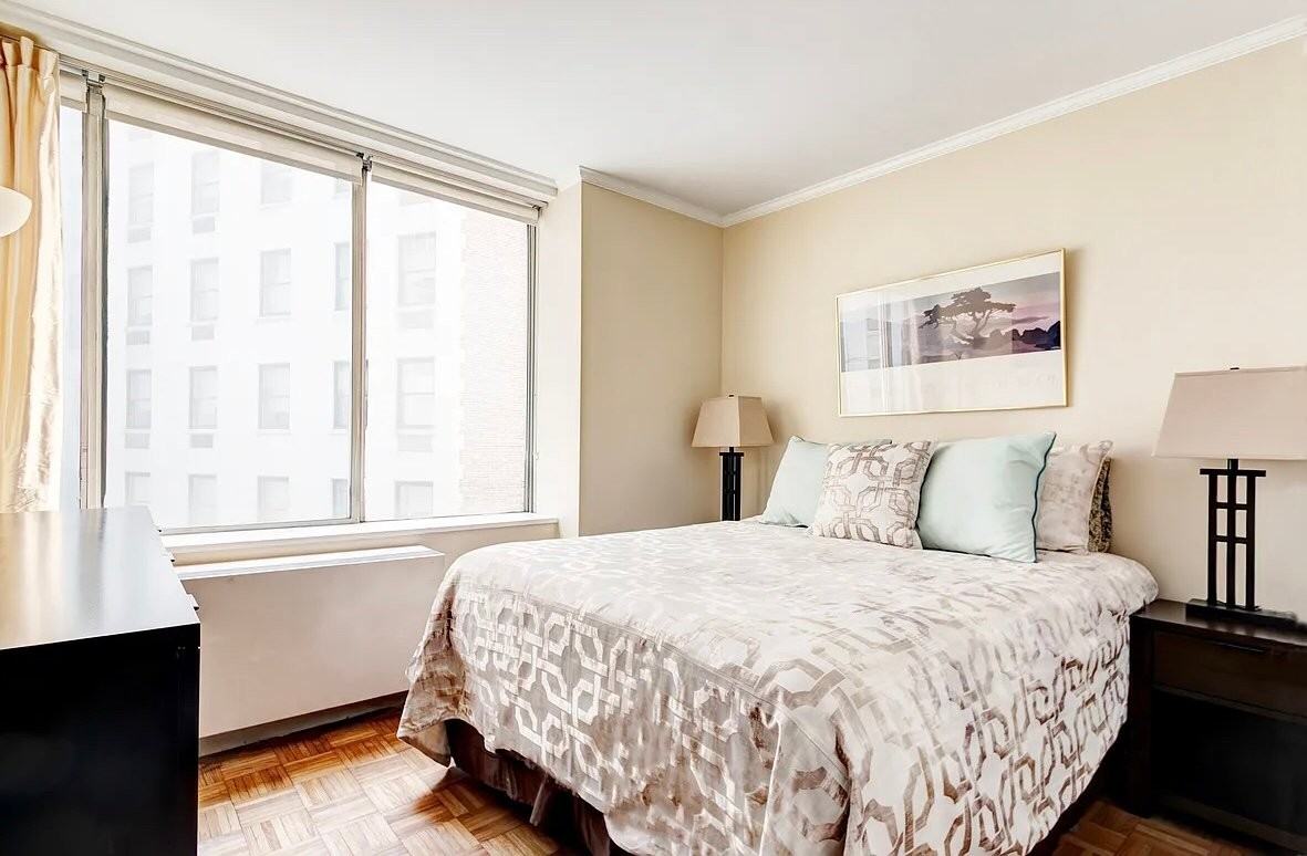 61 W 62Nd St - Photo 4 of 7