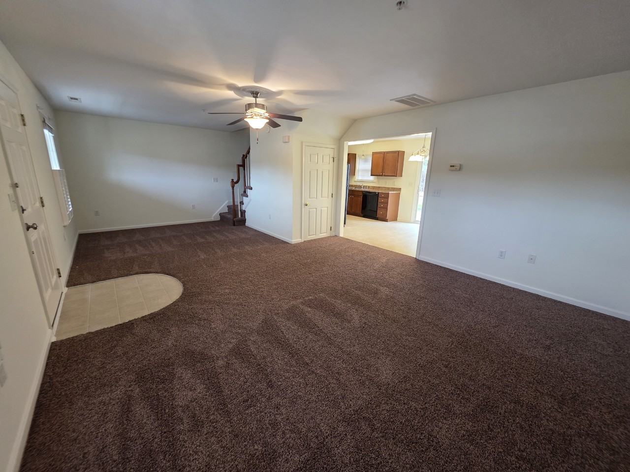 405 Lindenhurst Court - Photo 2 of 17