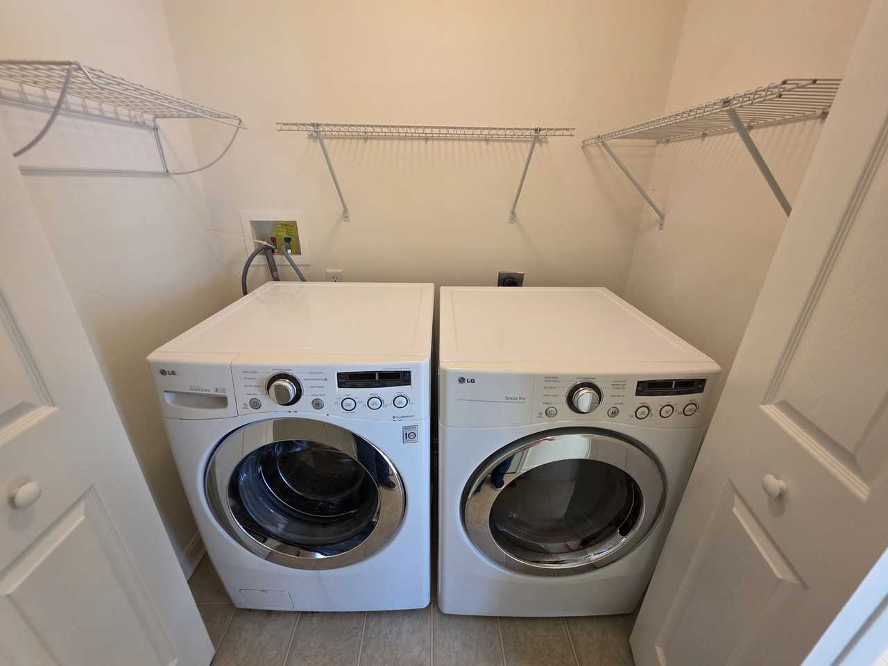 405 Lindenhurst Court - Photo 5 of 17