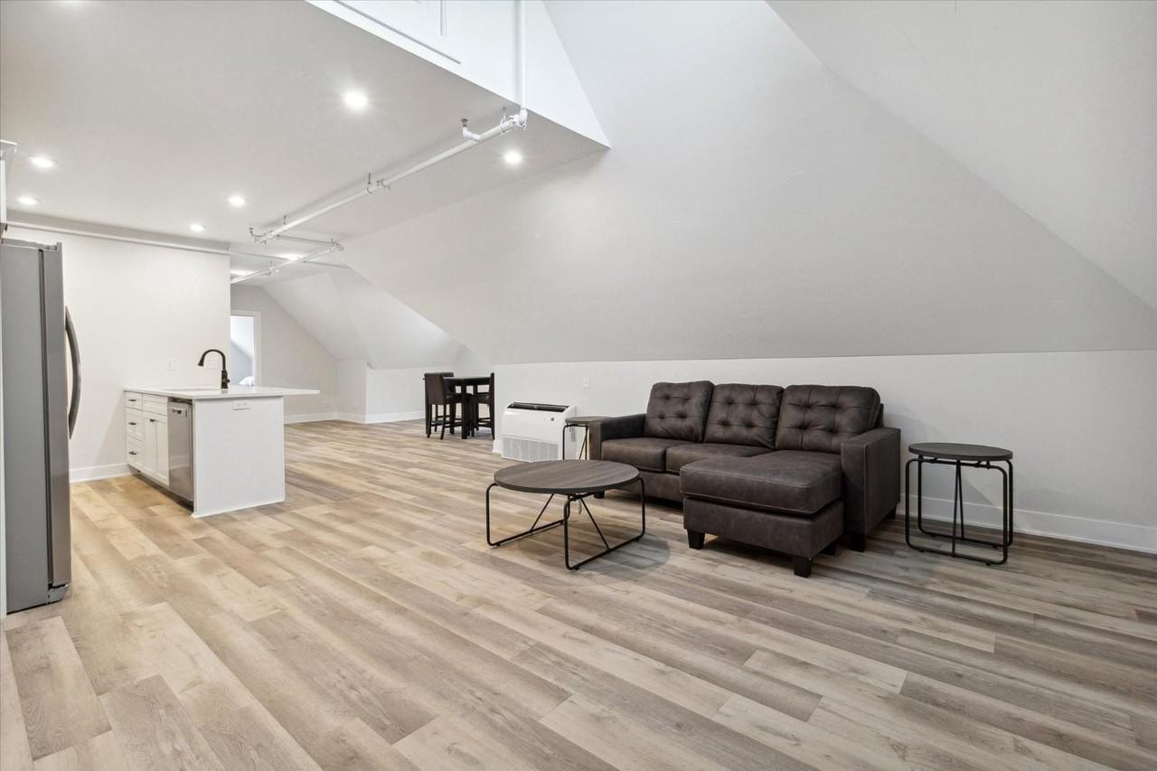 1164 Terrace St - Photo 5 of 10