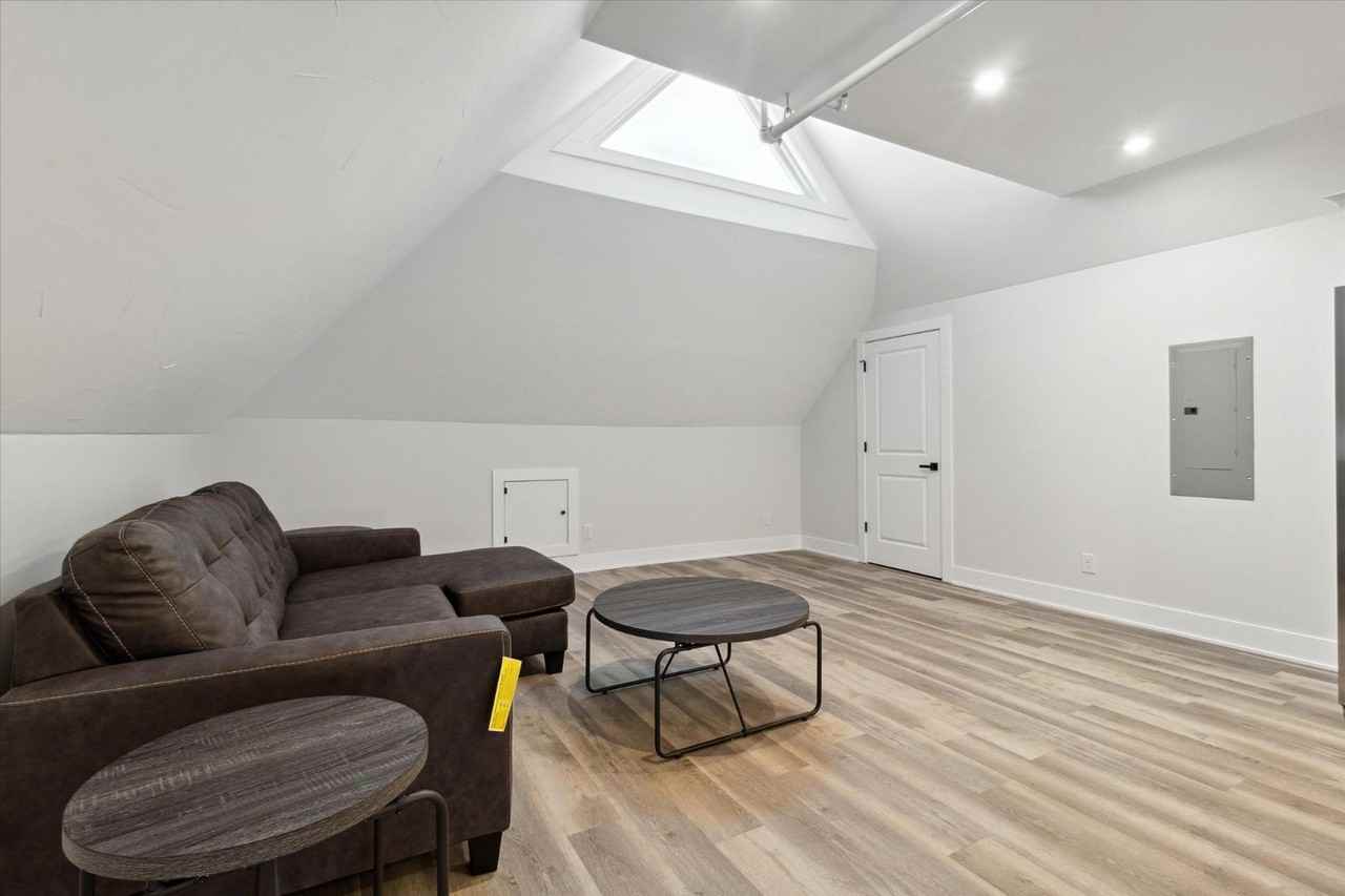 1164 Terrace St - Photo 6 of 10