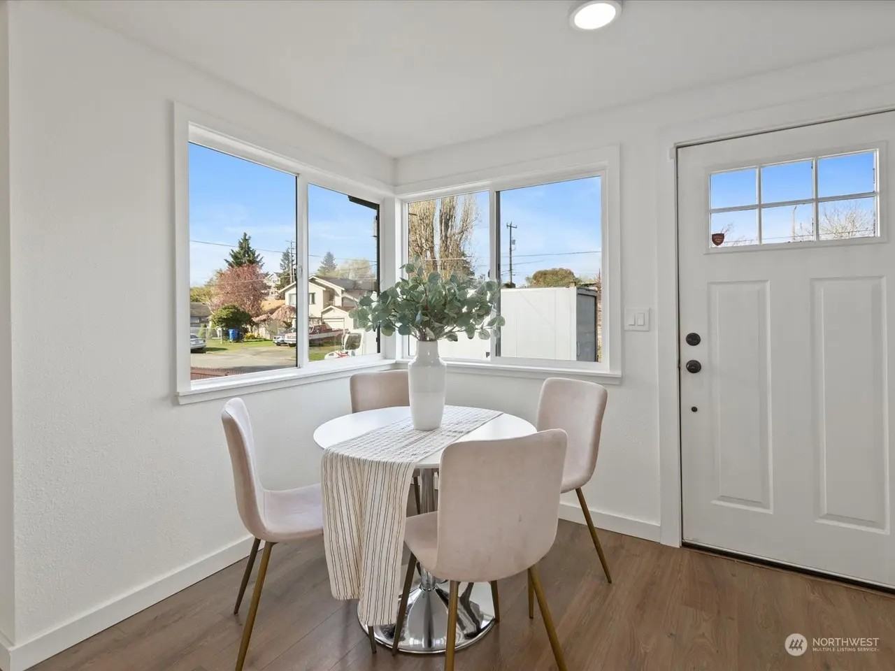 9424 20th Ave Sw #NA - Photo 2 of 32