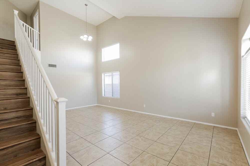 6216 S 52nd Dr - Photo 4 of 17